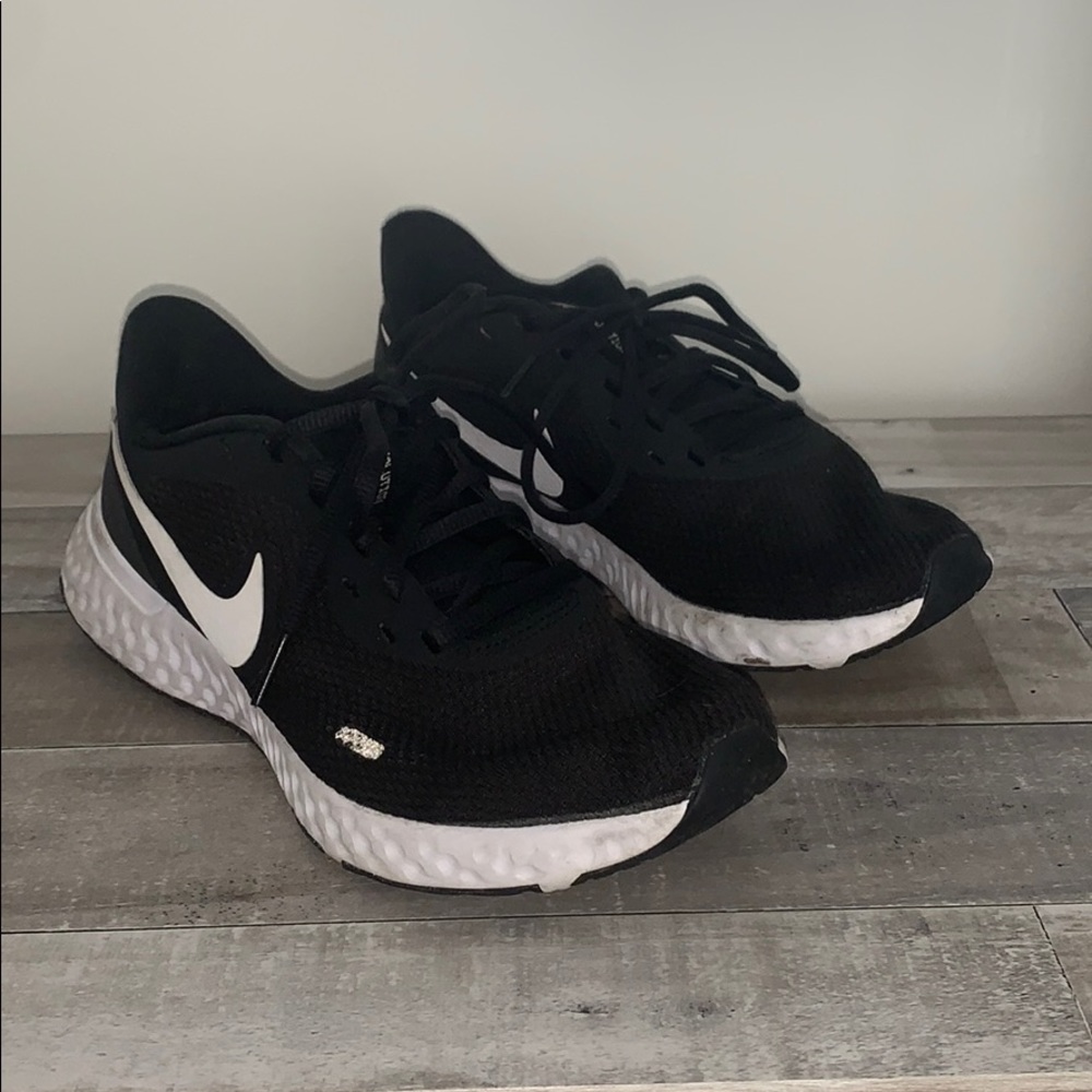 Nike Revolution Sneakers